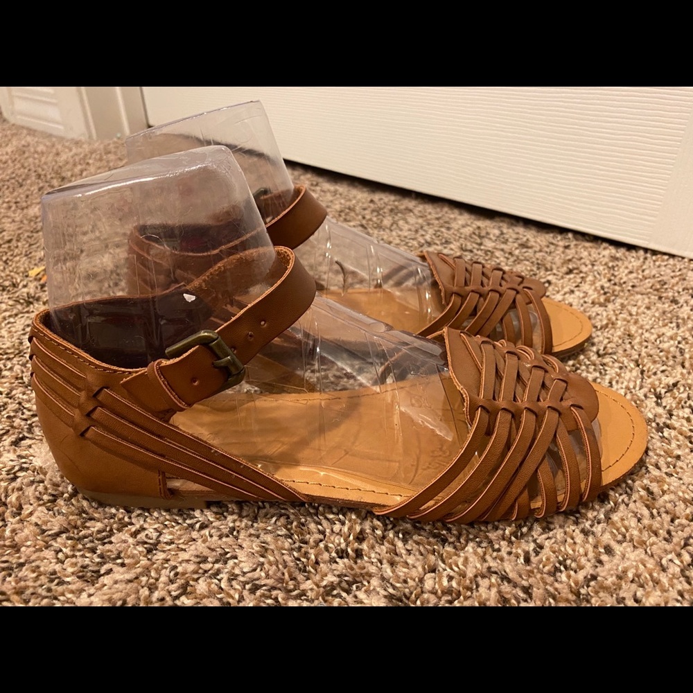 Sandals - Picture 2 of 3